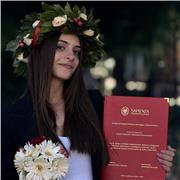 Sono una ragazza neolaureata in Scienze Politiche e relazioni internazionali con esperienza che potrebbe aiutarti!